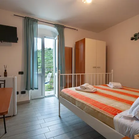 Volo By Arbaspaa Manarola